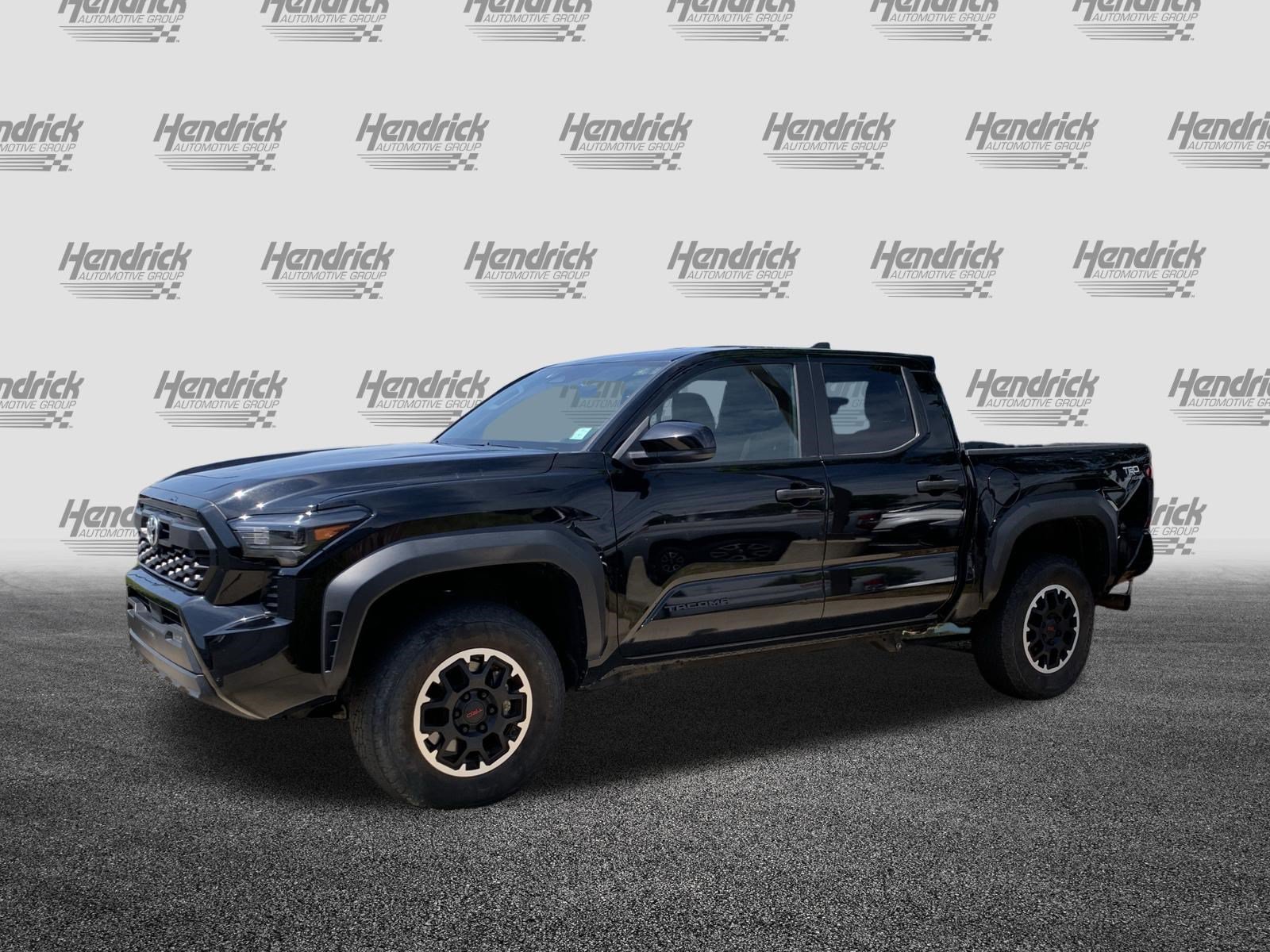 Used 2024 Toyota Tacoma TRD Off-Road AWD/4WD image 5