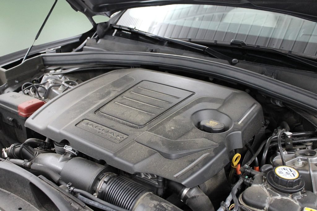 Used 2022 Jaguar F-PACE S AWD/4WD image 46