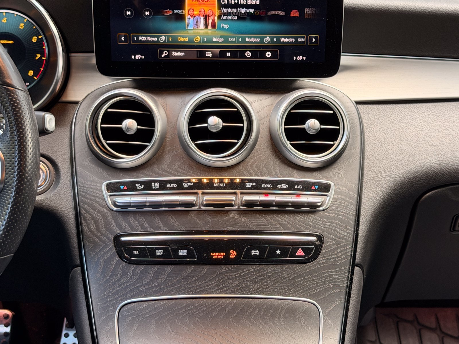Certified 2022 Mercedes-Benz GLC 300 4MATIC image 19