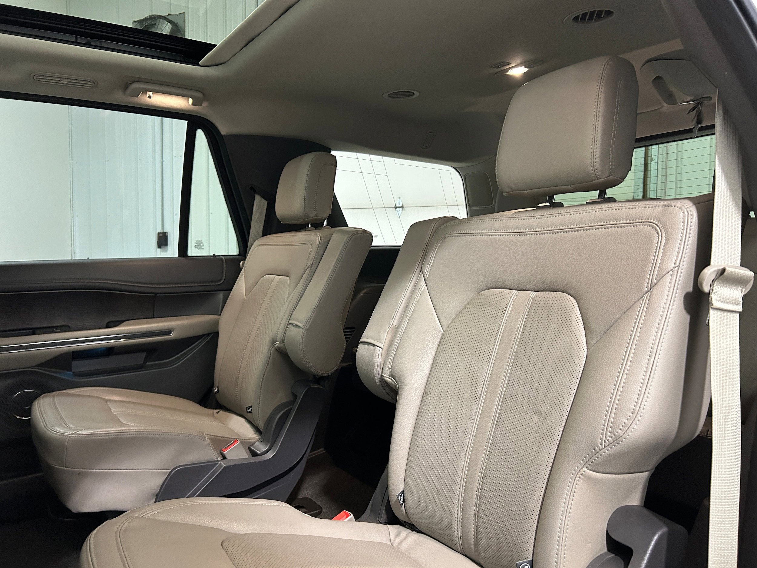 Used 2021 Ford Expedition Limited image 31