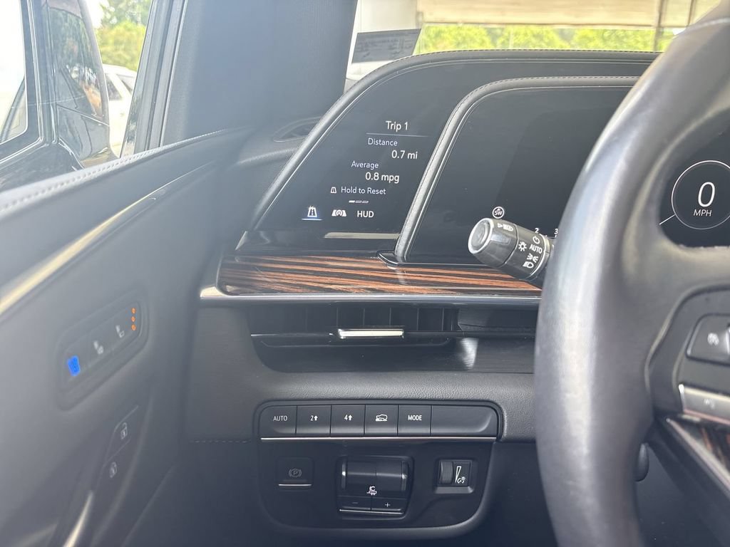 Certified 2021 Cadillac Escalade Premium Luxury w/ Performance Package AWD/4WD image 18