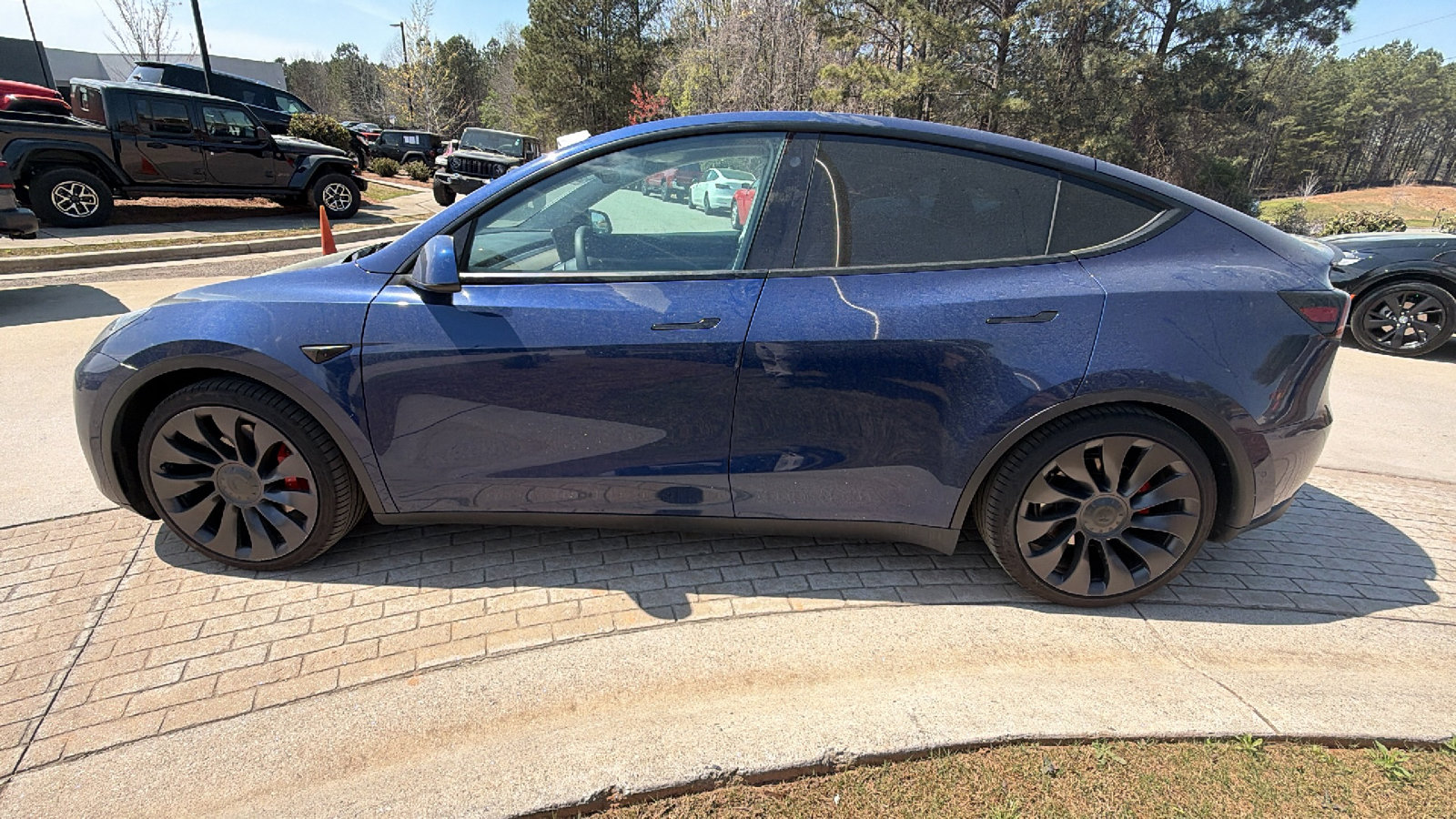 Used 2022 Tesla Model Y Performance image 11