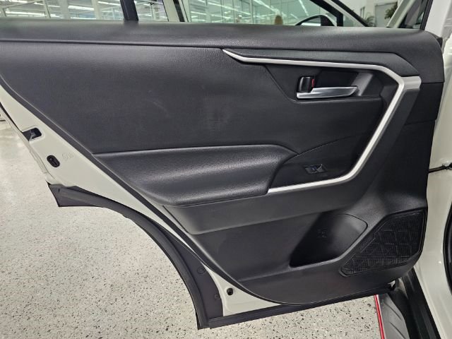 Used 2022 Toyota RAV4 XLE w/ Convenience Package image 27