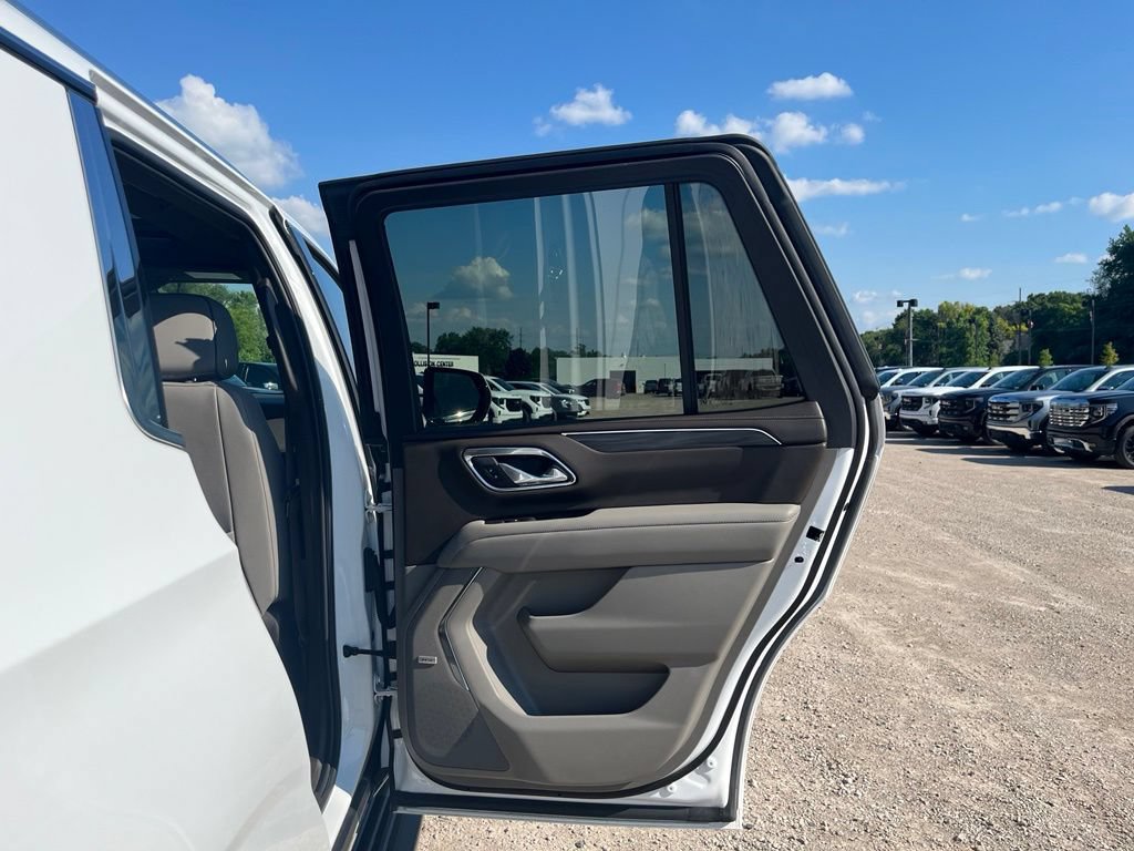 Used 2023 GMC Yukon SLT AWD/4WD image 33