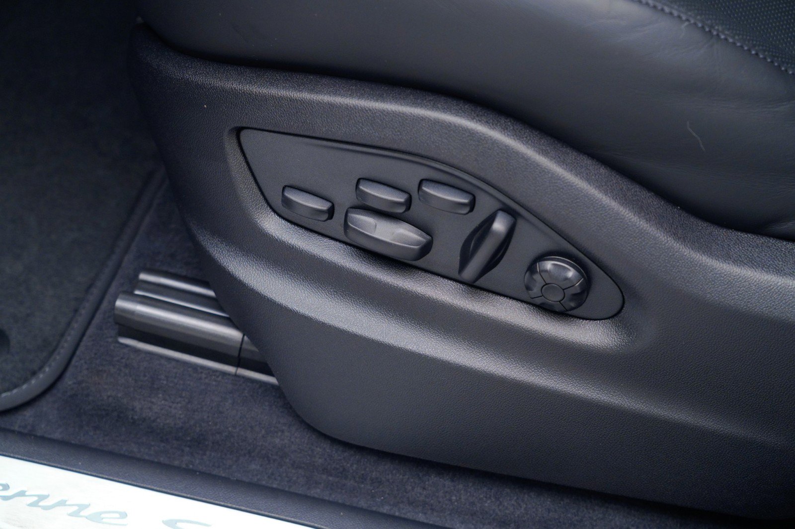 New 2026 Porsche Cayenne S image 16