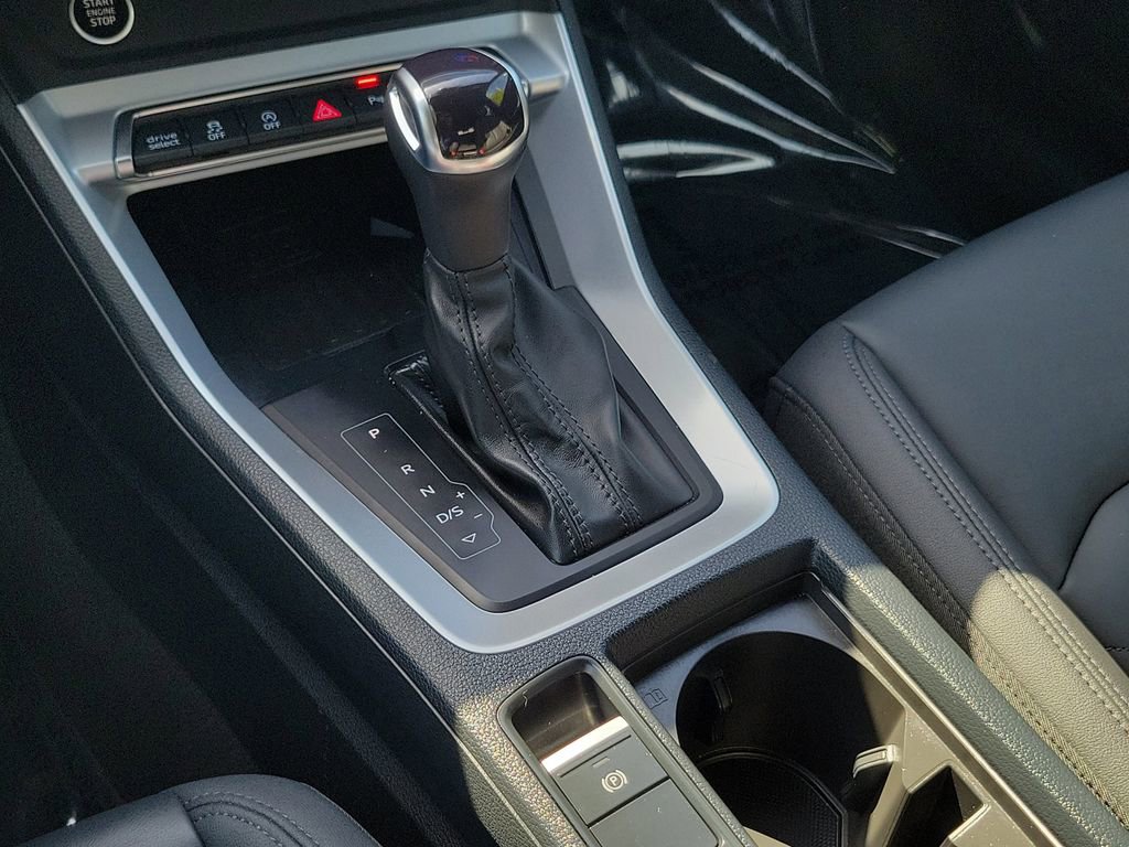 Certified 2025 Audi Q3 2.0T Premium w/ Convenience Package AWD/4WD image 15