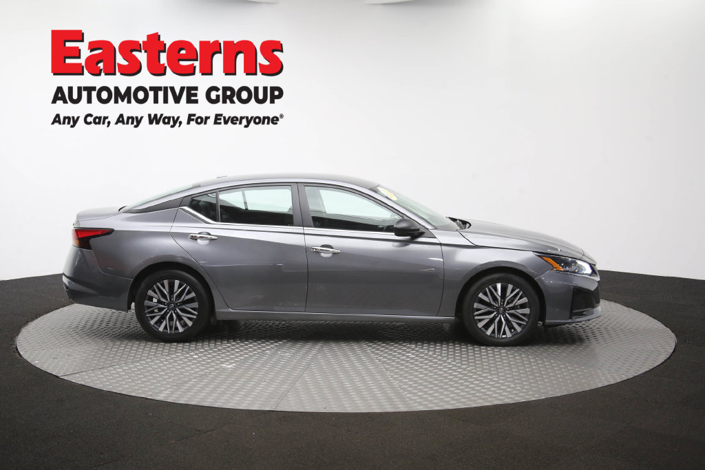 Used 2024 Nissan Altima 2.5 SV FWD image 48