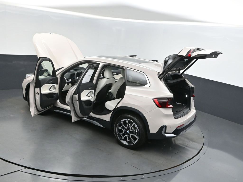 New 2026 BMW X1 xDrive28i w/ Technology Package image 2
