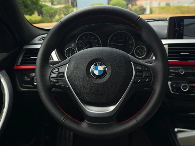 Used 2013 BMW 328i xDrive Sedan AWD/4WD image 32