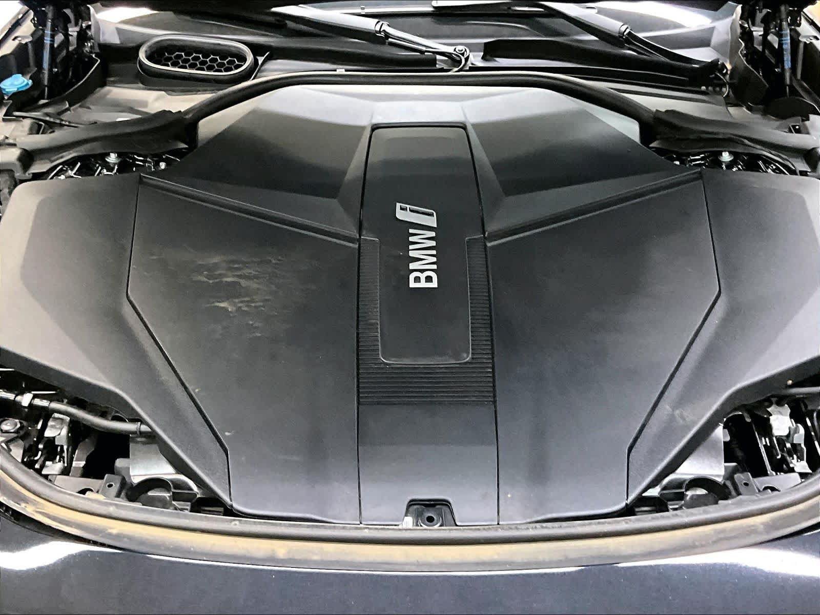 Used 2024 BMW i7 xDrive60 w/ Executive Package AWD/4WD image 13