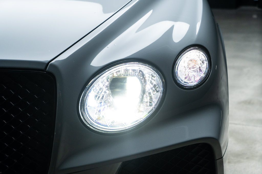 Used 2022 Bentley Bentayga AWD/4WD image 4