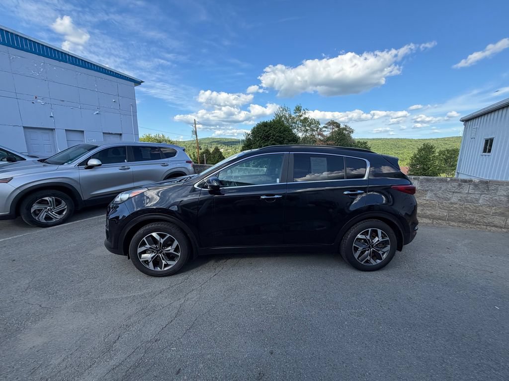 Used 2021 Kia Sportage EX w/ EX Technology Package FWD image 2