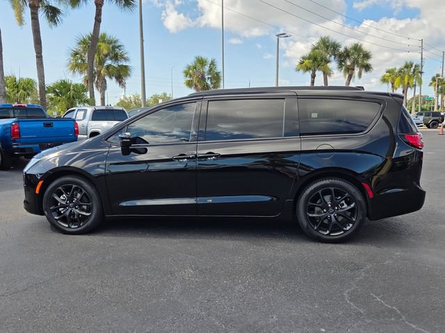 New 2027 Chrysler Pacifica Limited FWD image 5