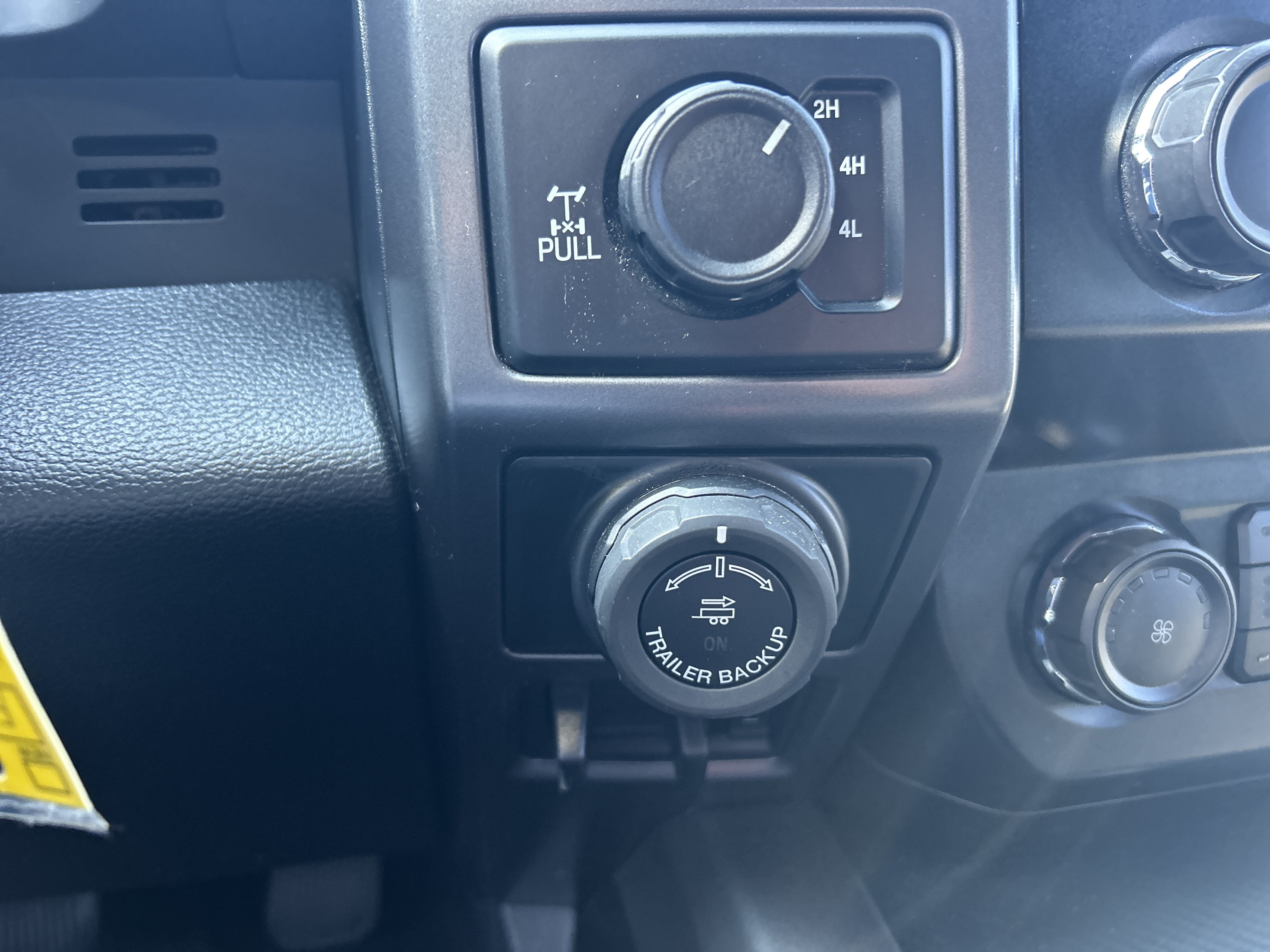 Used 2020 Ford F150 XLT w/ Equipment Group 302A Luxury AWD/4WD image 30