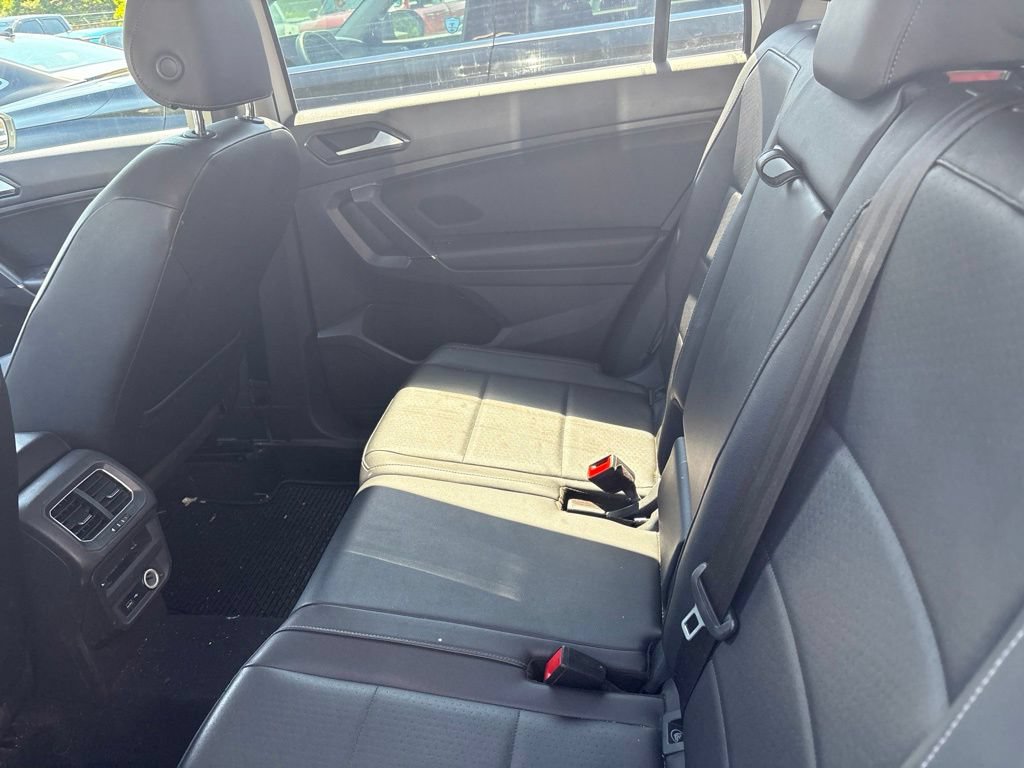 Used 2018 Volkswagen Tiguan SEL AWD/4WD image 13
