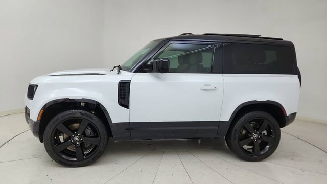 Used 2025 Land Rover Defender 90 X-Dynamic SE image 3