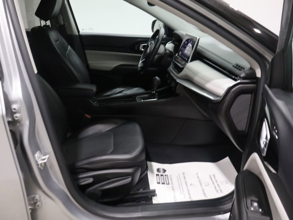 Used 2022 Jeep Compass Limited image 21