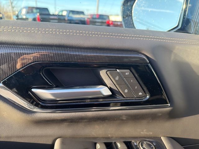 New 2026 GMC Yukon Elevation image 13