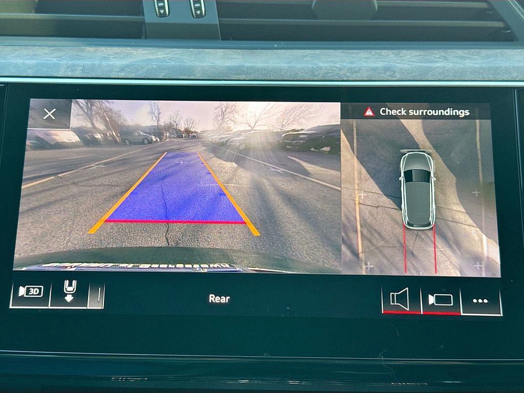 Used 2019 Audi e-tron Prestige w/ Prestige Package image 18