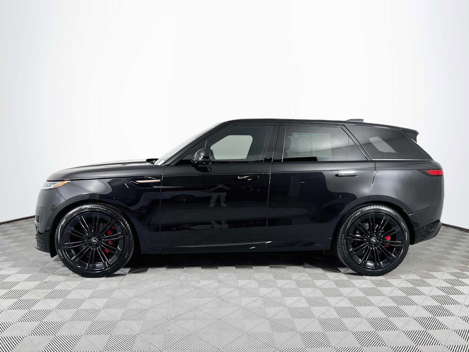 Used 2024 Land Rover Range Rover Sport Dynamic SE AWD/4WD image 8