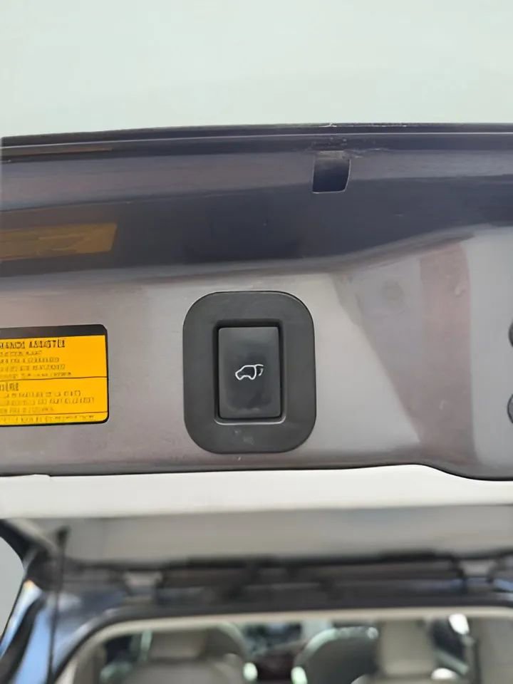 Used 2014 Toyota Sienna XLE image 39