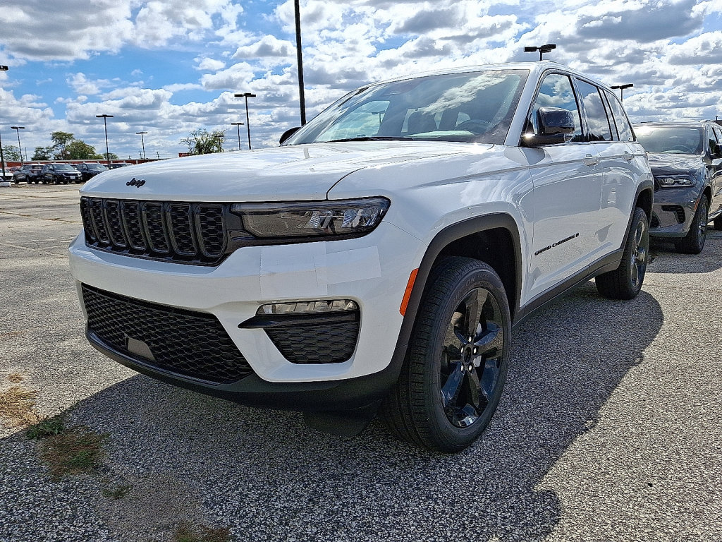 New 2025 Jeep Grand Cherokee Limited w/ Black Appearance Package AWD/4WD image 1