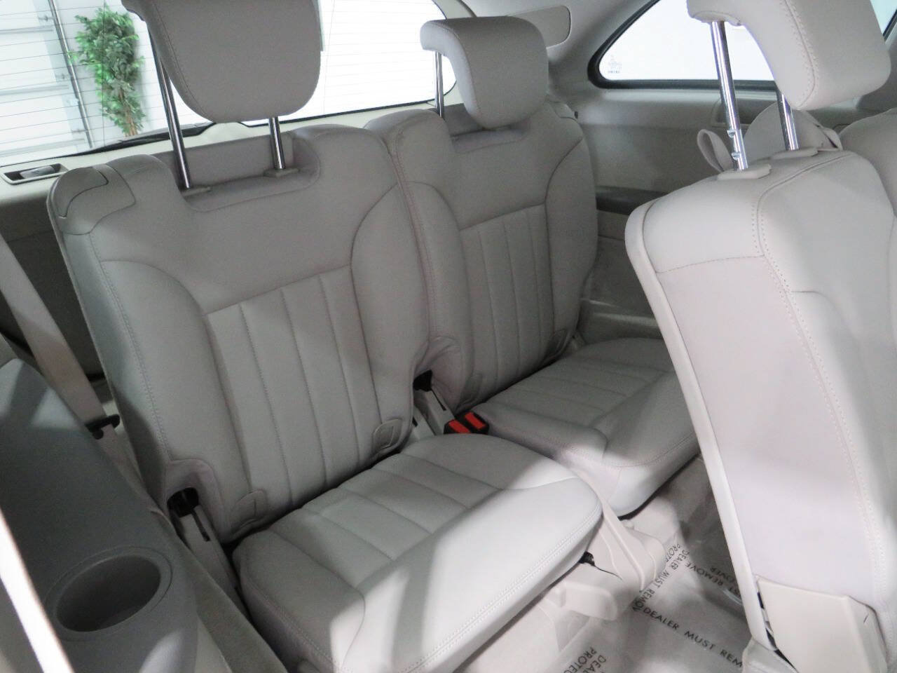 Used 2010 Mercedes-Benz R 350 4MATIC image 12