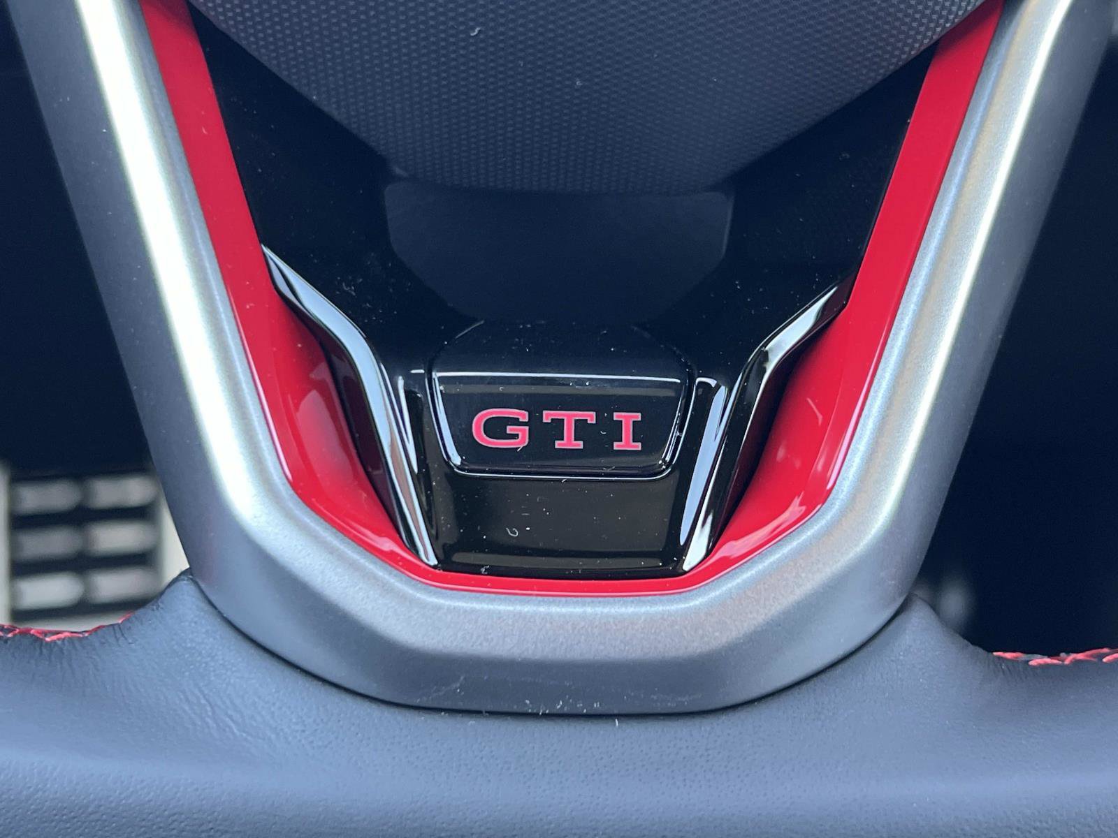 New 2026 Volkswagen GTI SE FWD image 11