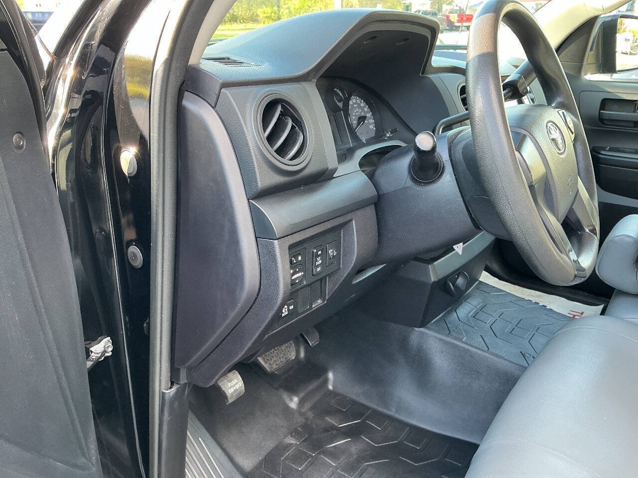 Used 2014 Toyota Tundra SR AWD/4WD image 17
