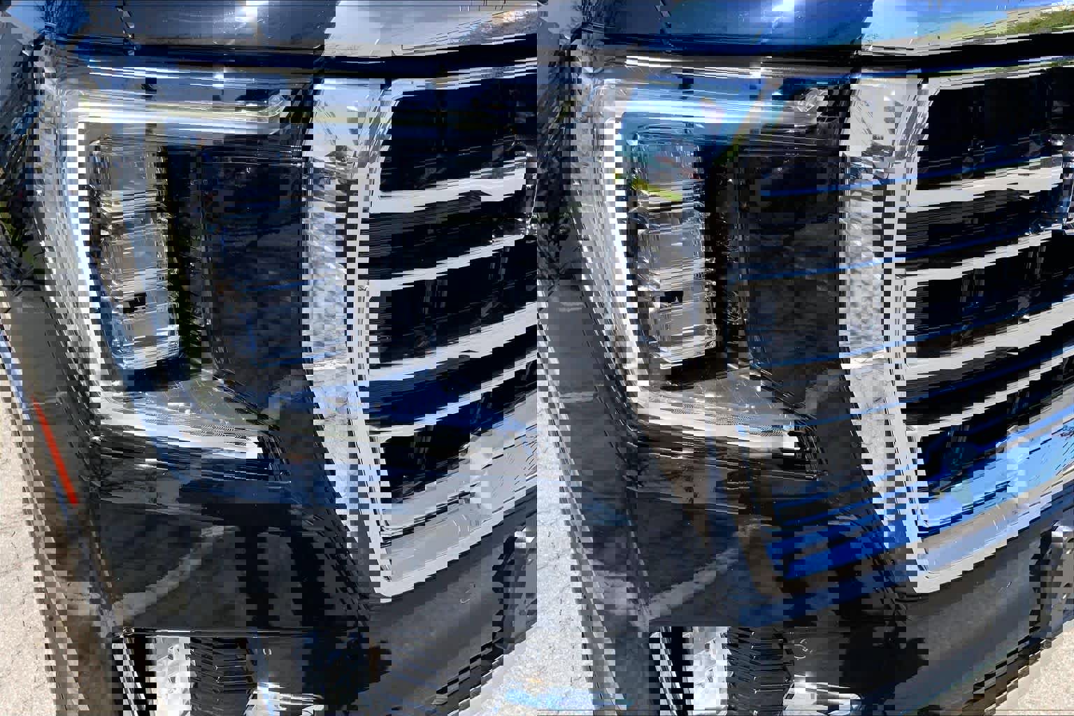 Used 2023 GMC Yukon XL SLT w/ SLT Premium Package image 23