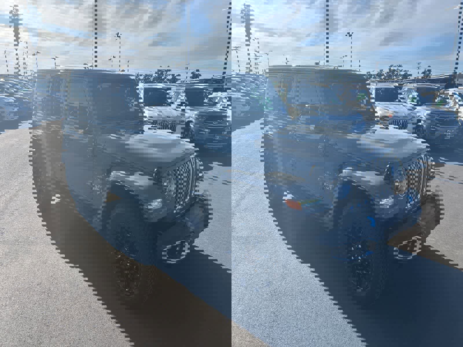 Used 2023 Jeep Wrangler Sahara w/ Cold Weather Group image 9