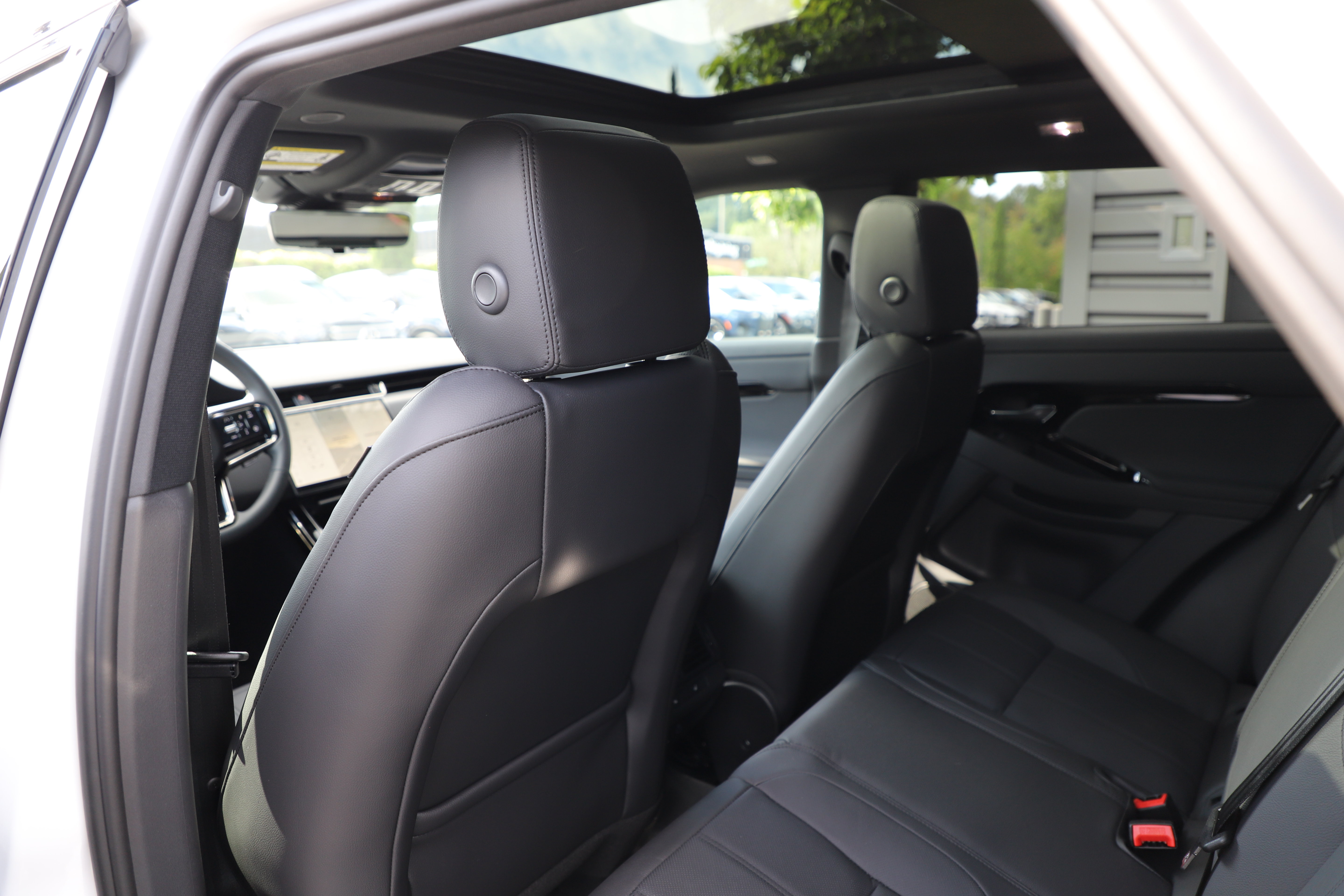 New 2026 Land Rover Range Rover Evoque S AWD/4WD image 15