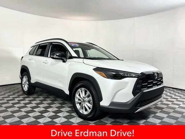Certified 2026 Toyota Corolla Cross LE FWD image 1