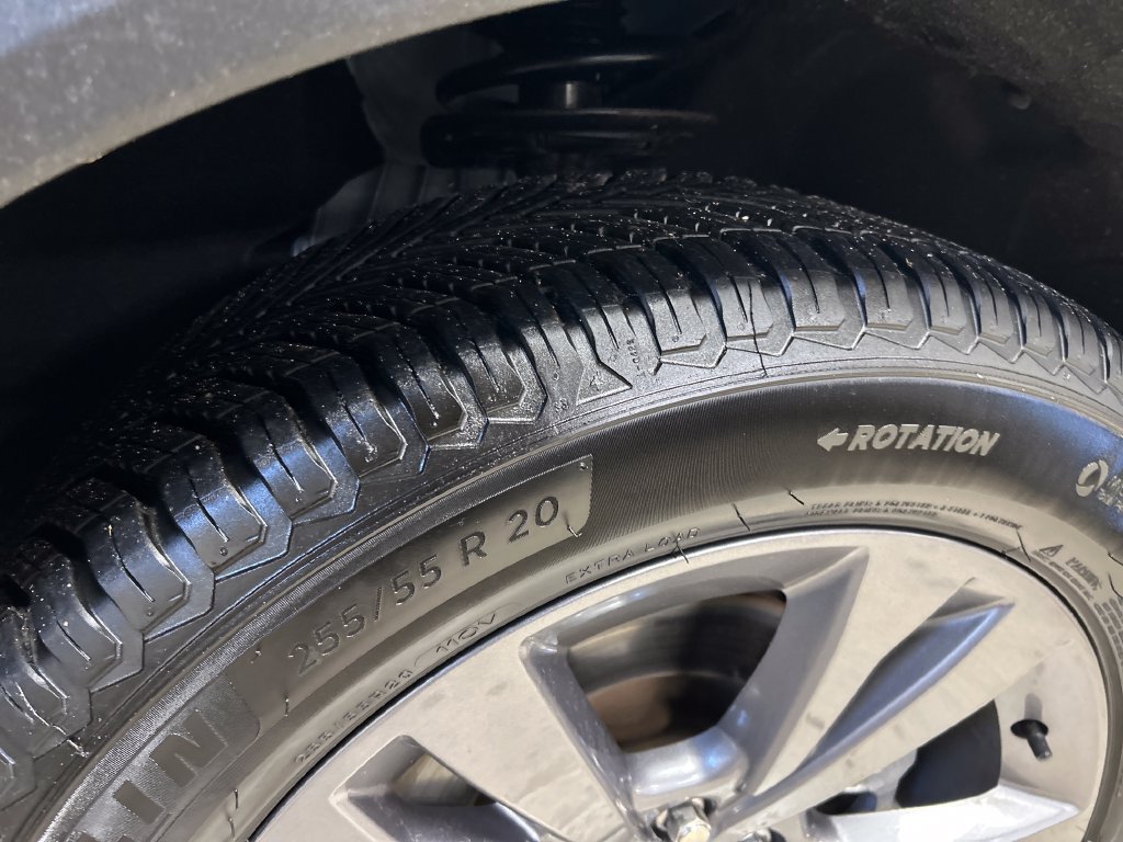 Used 2022 Ford Explorer XLT w/ Equipment Group 202A AWD/4WD image 12