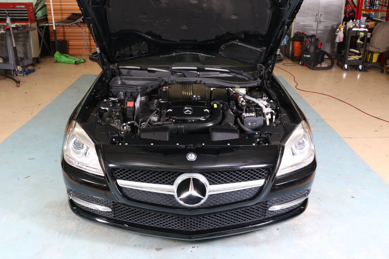 Used 2014 Mercedes-Benz SLK 250 w/ Premium Package image 9