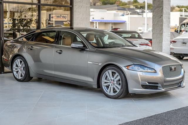Used 2017 Jaguar XJ L Portfolio image 4