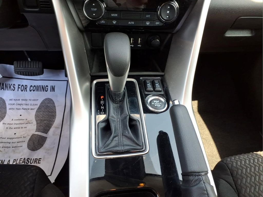 Used 2024 Mitsubishi Eclipse Cross LE AWD/4WD image 13