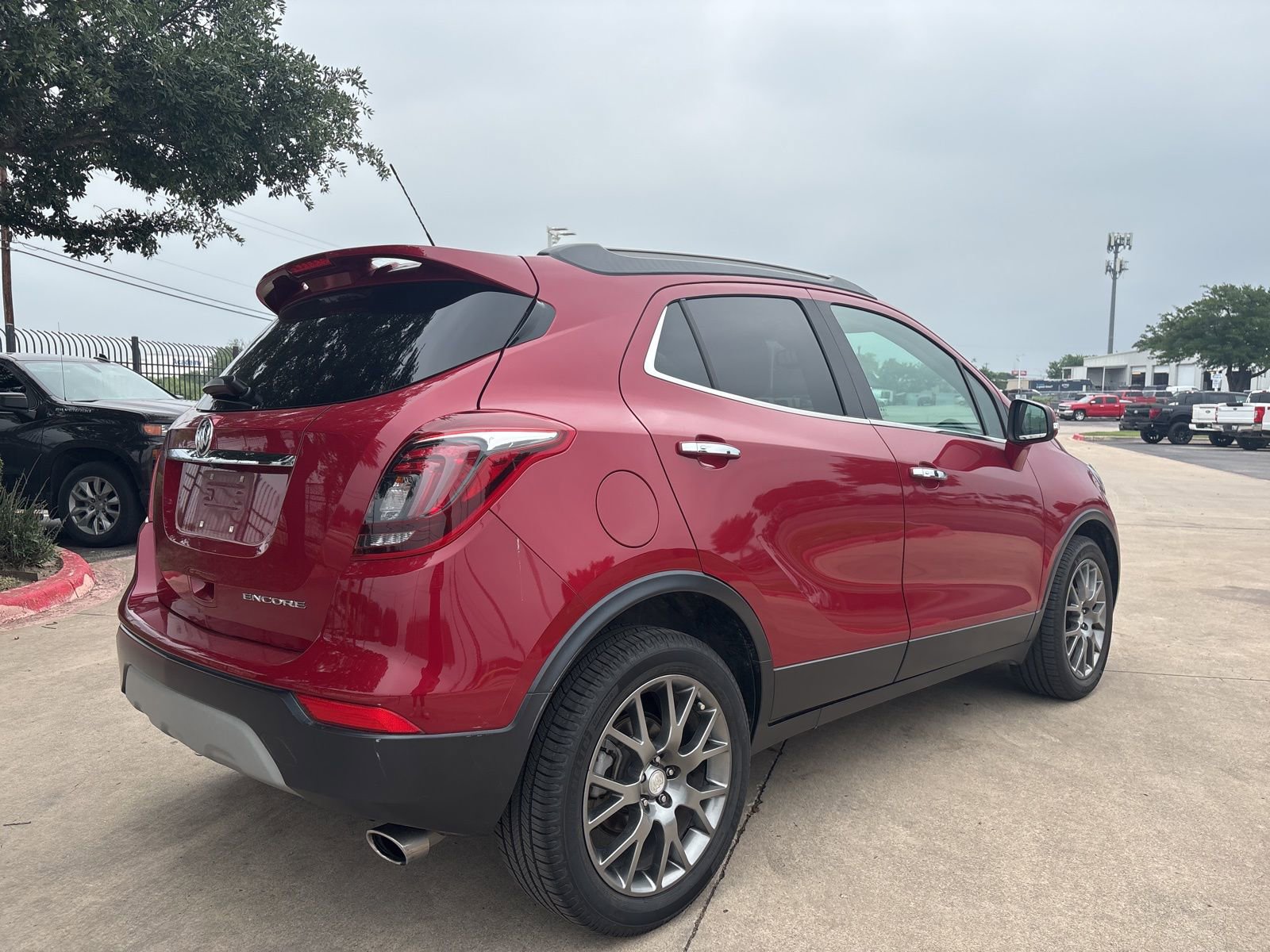 Used 2019 Buick Encore Sport Touring FWD image 3