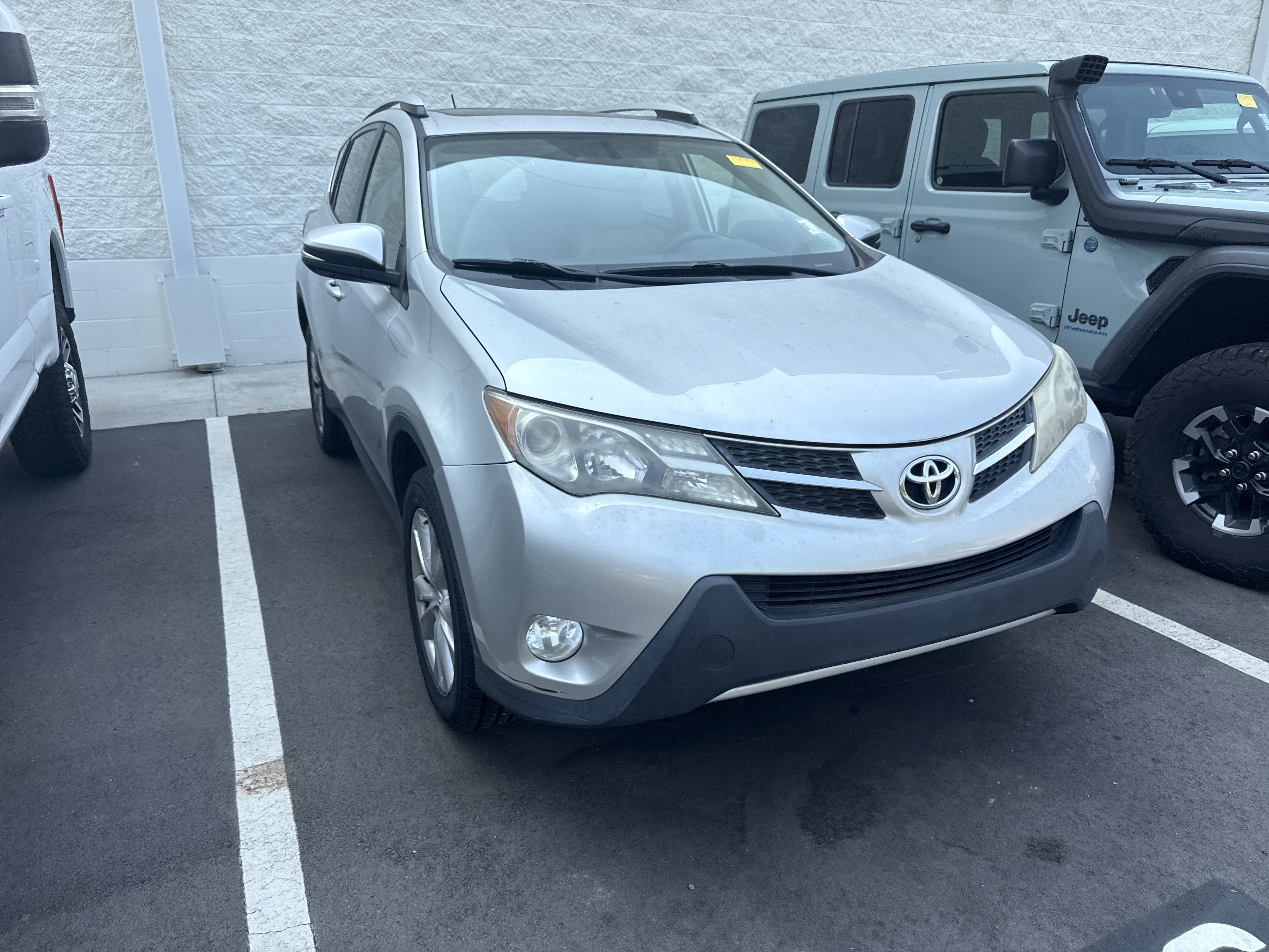 Used 2013 Toyota RAV4 Limited FWD image 37