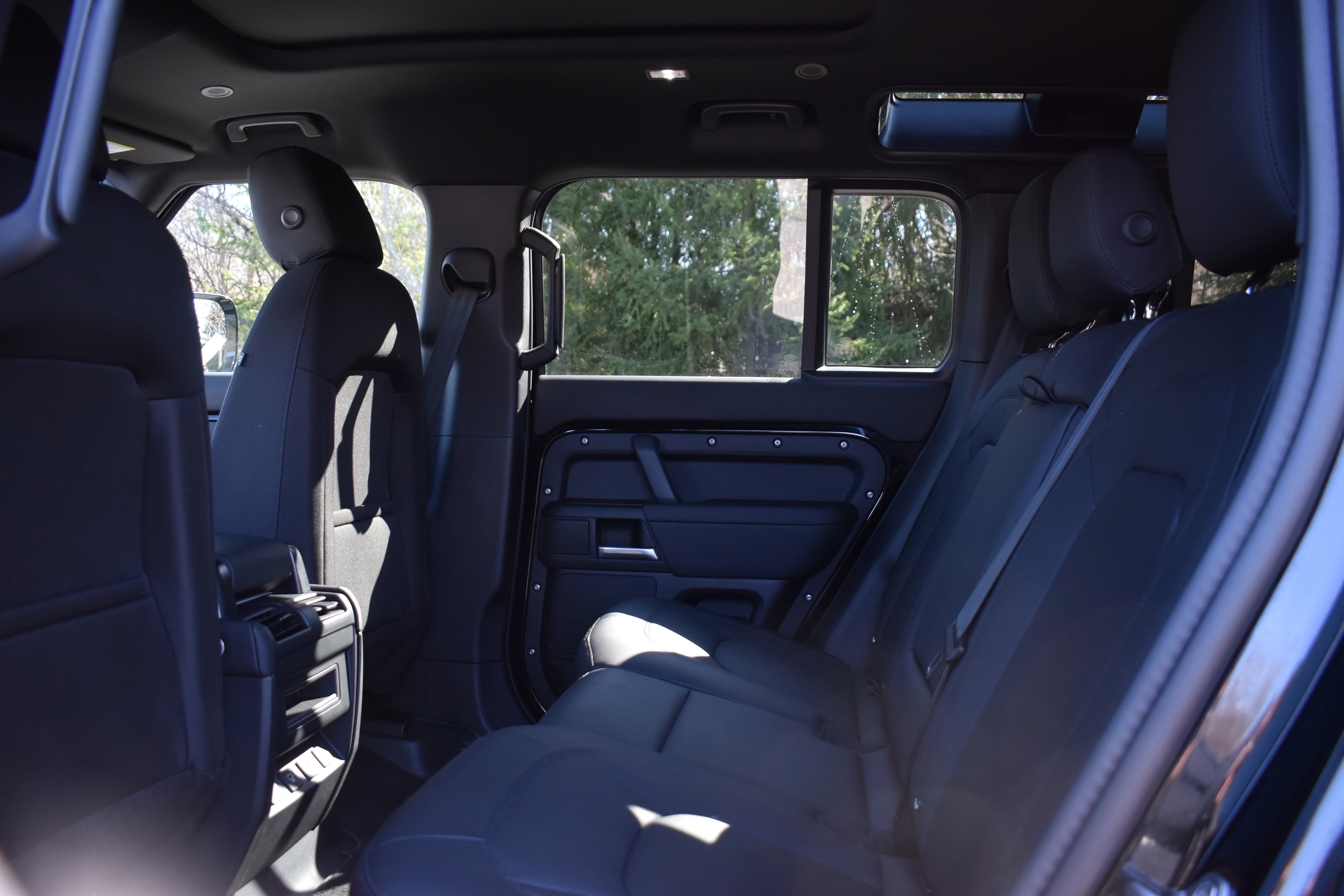 Used 2025 Land Rover Defender 110 S AWD/4WD image 8