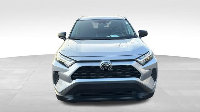 Used 2025 Toyota RAV4 LE AWD/4WD image 7