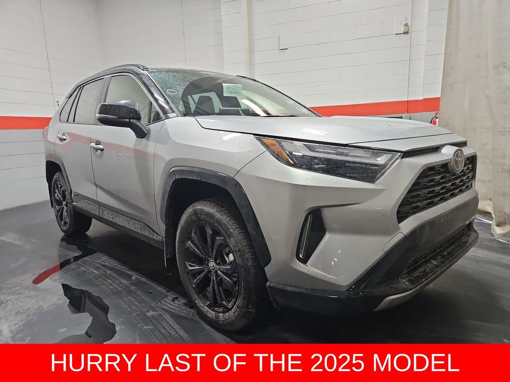 New 2025 Toyota RAV4 XSE w/ Weather Package
