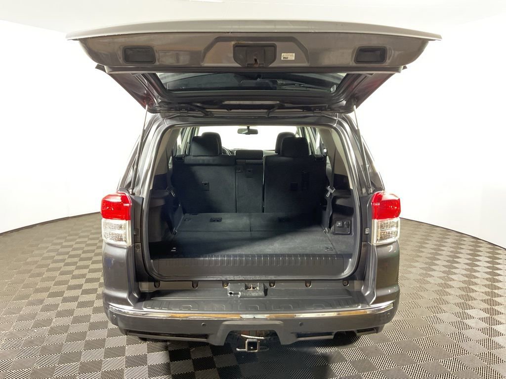 Used 2011 Toyota 4Runner SR5 w/ Convenience Pkg image 11