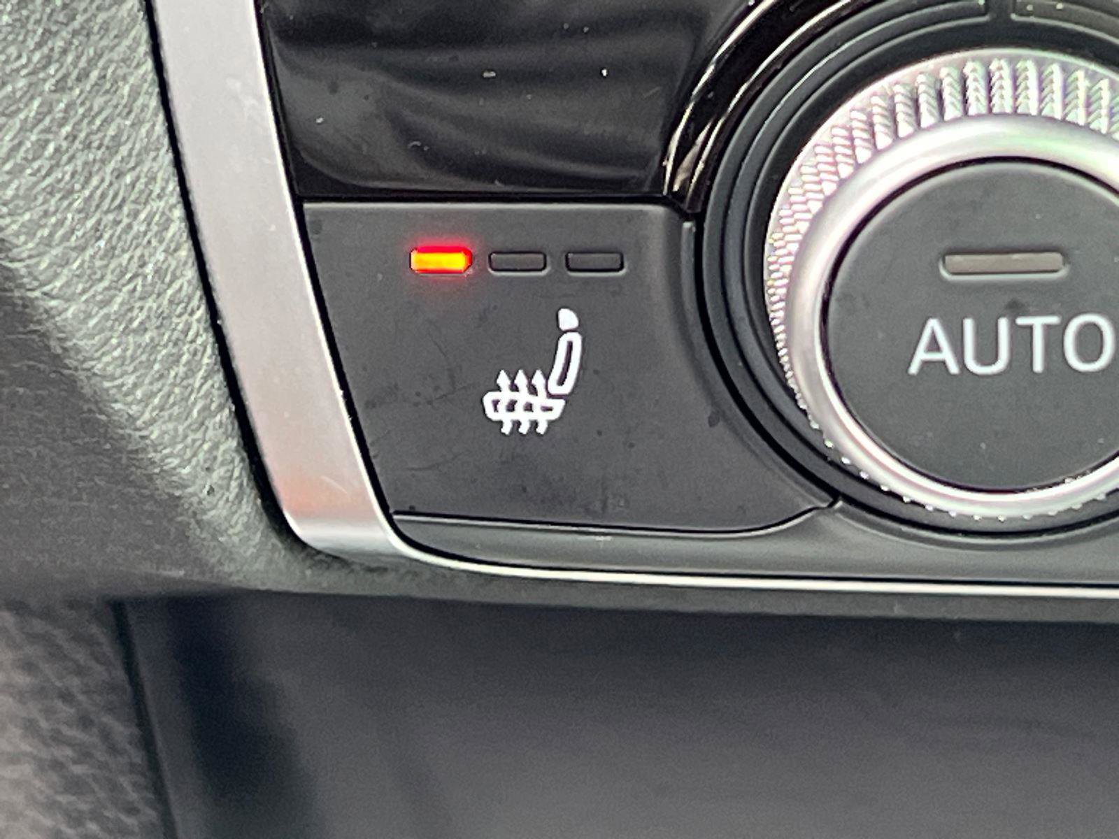 Certified 2025 Audi Q3 2.0T Premium w/ Convenience Package AWD/4WD image 31