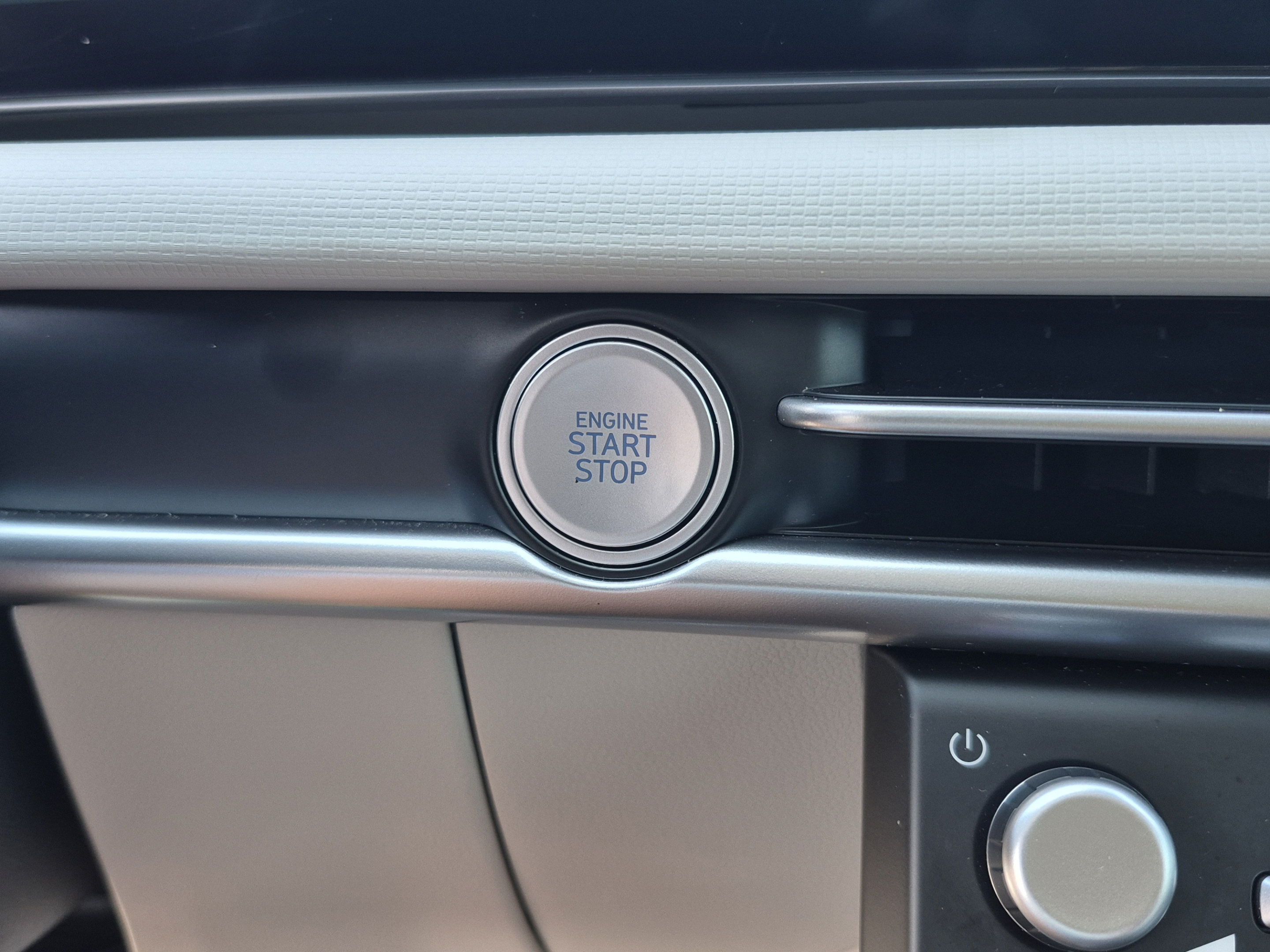 Certified 2026 Hyundai Tucson SE FWD image 34