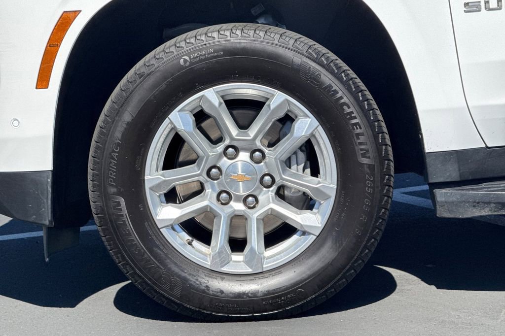 Used 2025 Chevrolet Suburban LT image 14