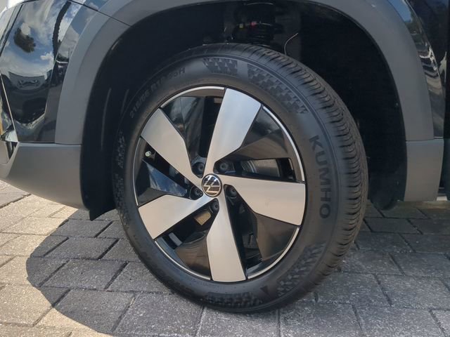 Certified 2025 Volkswagen Taos S AWD/4WD image 32