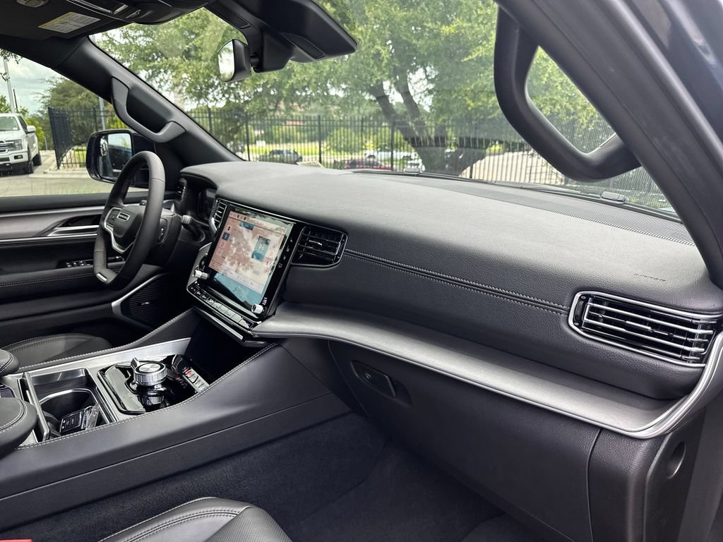 New 2026 Jeep Grand Wagoneer 4WD image 38