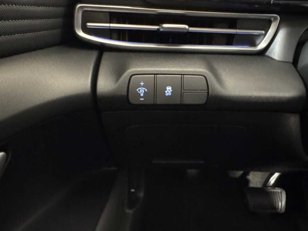 New 2026 Hyundai Elantra Limited FWD image 37