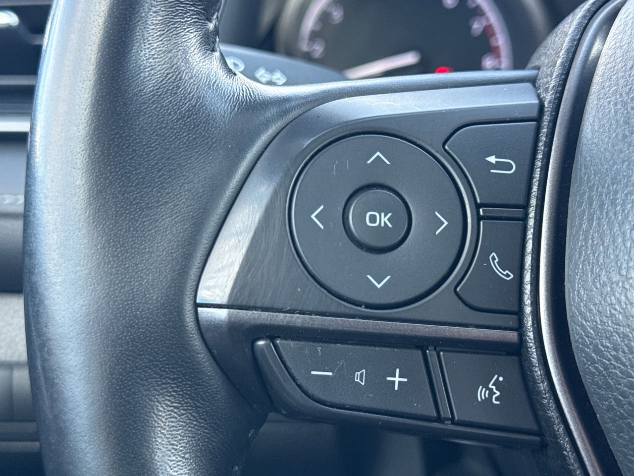 Used 2024 Toyota Camry SE image 28